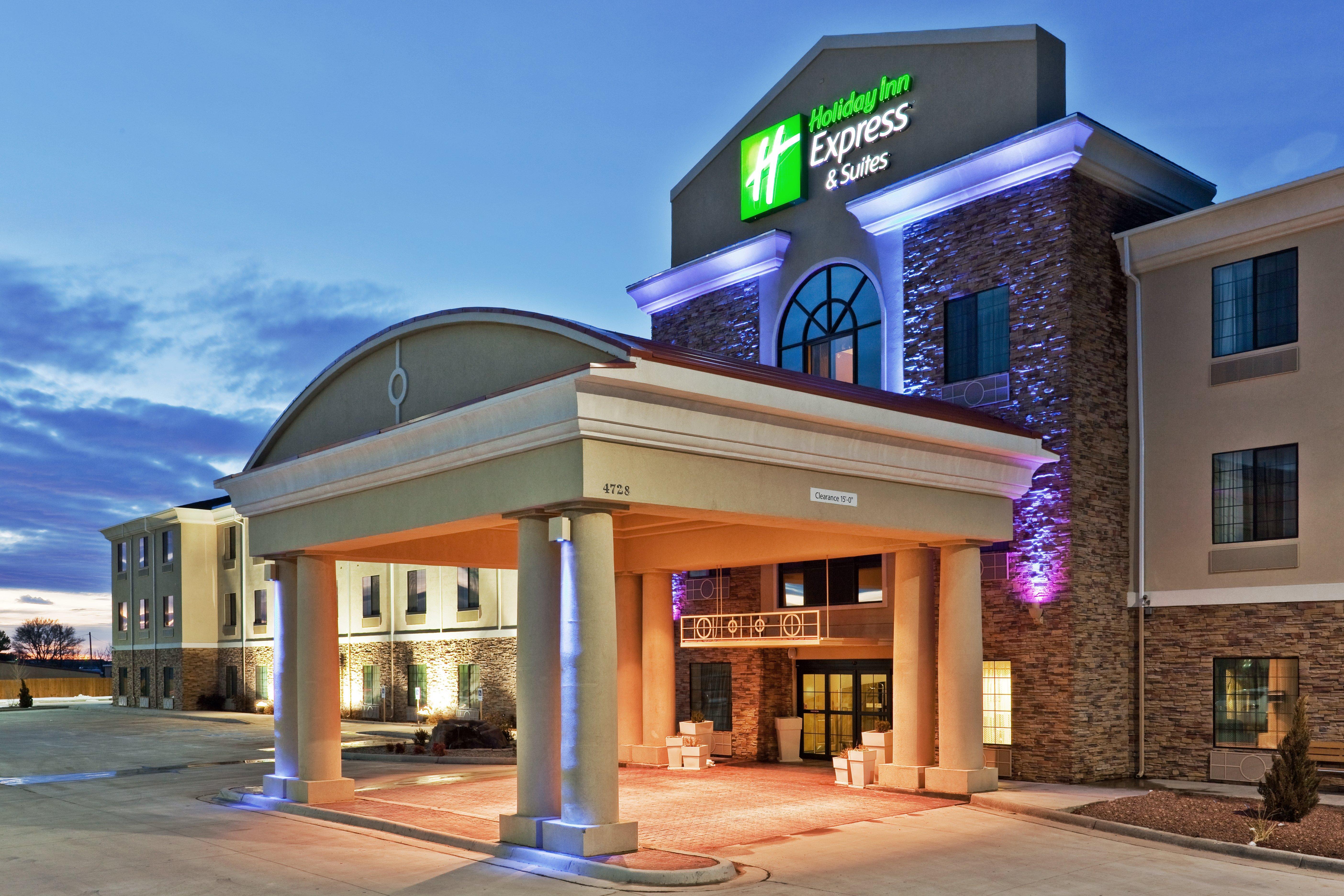 Holiday Inn Express & Suites Clovis By Ihg Exterior photo