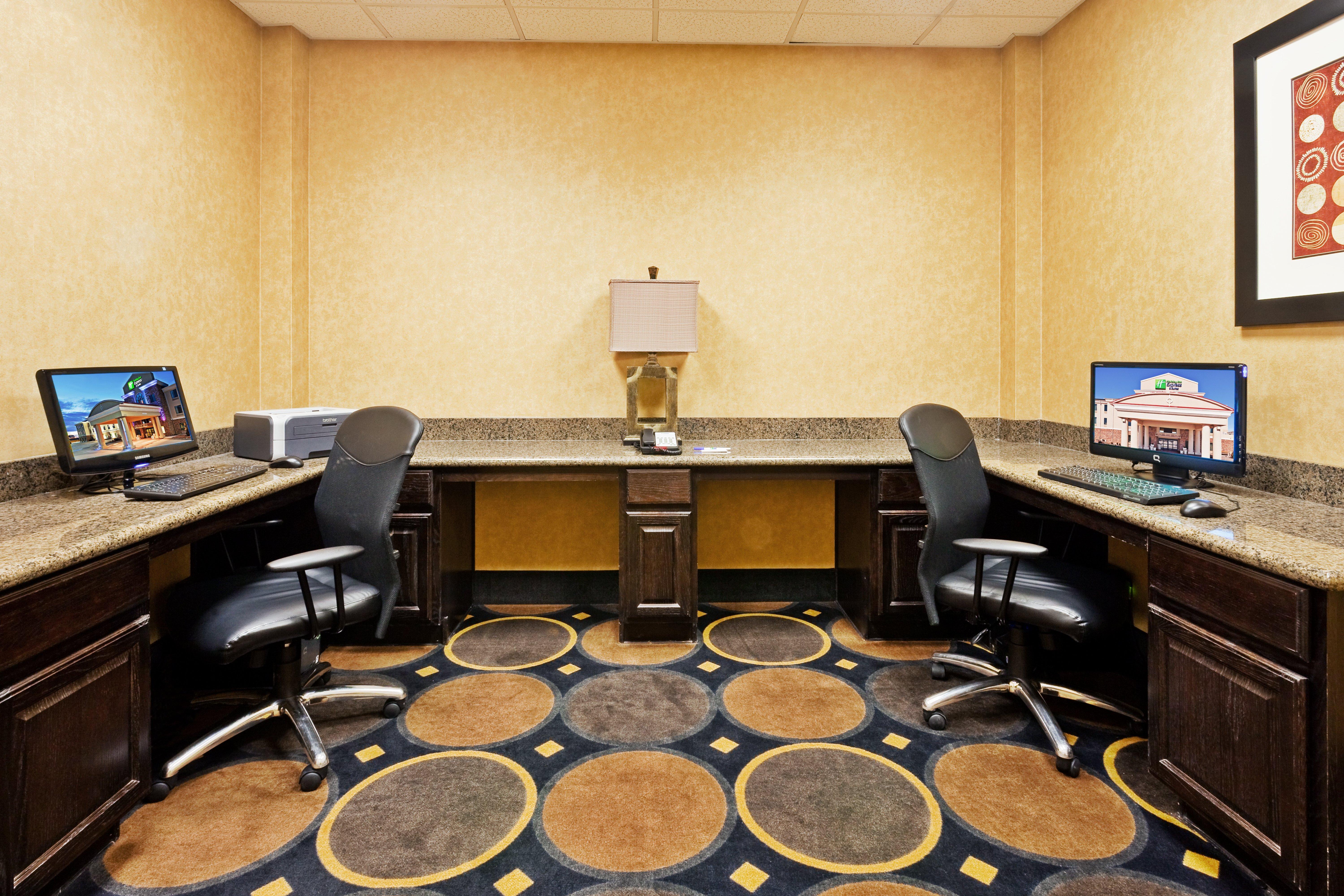 Holiday Inn Express & Suites Clovis By Ihg Exterior photo