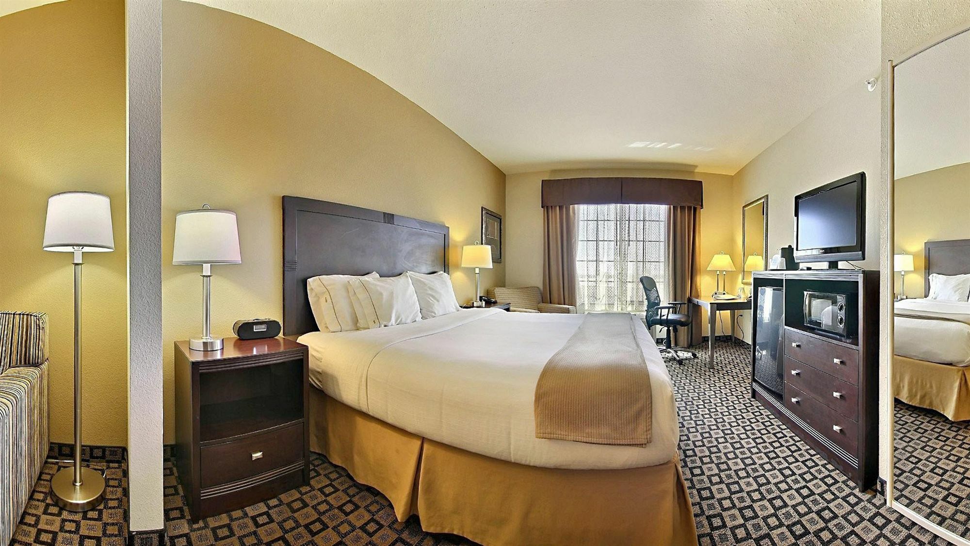 Holiday Inn Express & Suites Clovis By Ihg Exterior photo