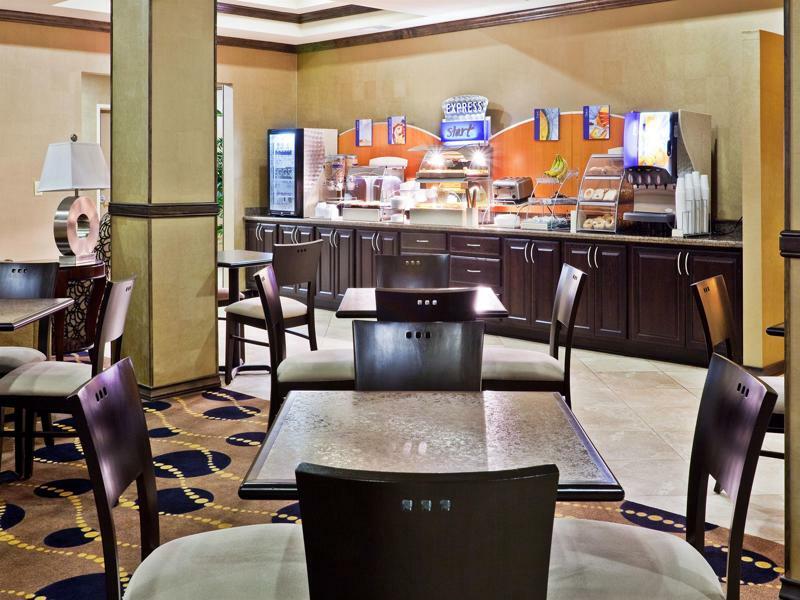 Holiday Inn Express & Suites Clovis By Ihg Exterior photo