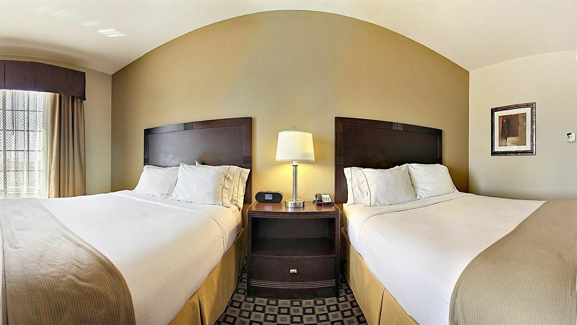 Holiday Inn Express & Suites Clovis By Ihg Exterior photo